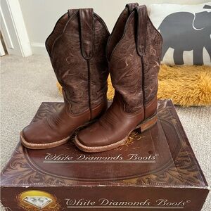 Boys White Diamond Squared toed Boots